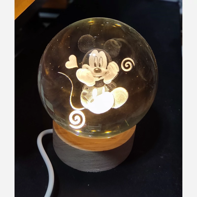 گوی کریستال چراغ دار طرح میکی موس